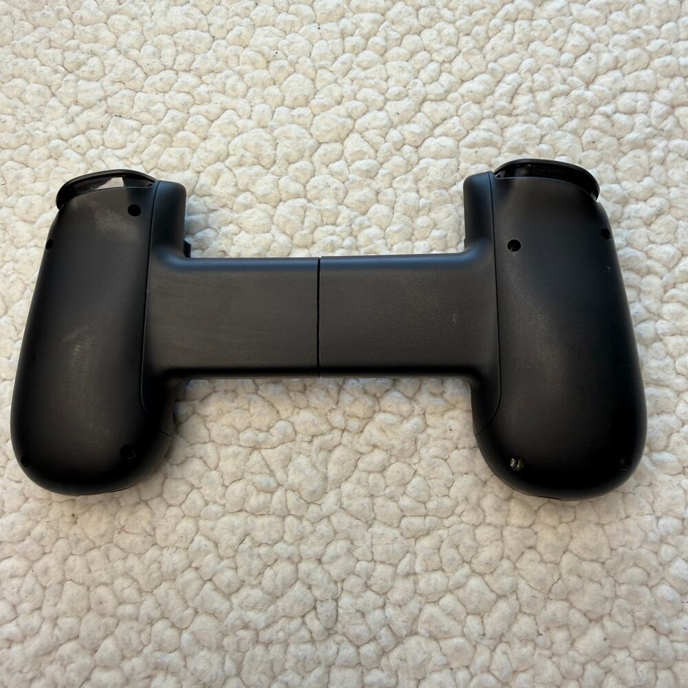 Backbone One Gaming Controller for iPhone, Lightning adapter only - Picture 5 of 8